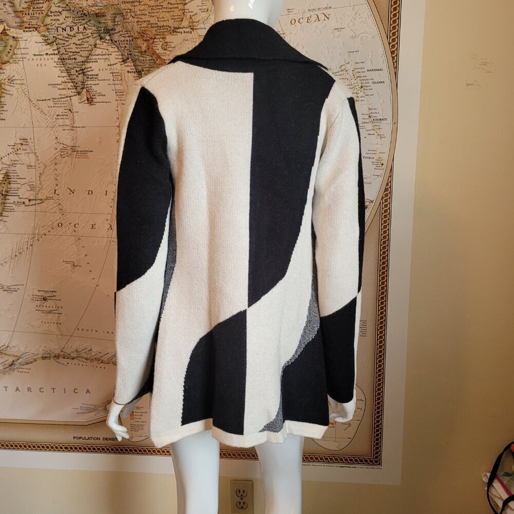 Sioni black and white sweater cardigan blazer cozy artsy contemporary funky S - Picture 11 of 11
